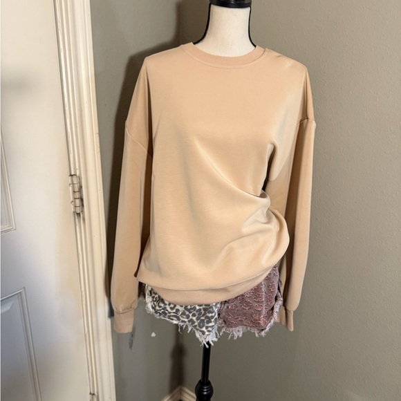 WeWoreWhat Cream Crewneck Sweatshirt - Picture 1 of 8